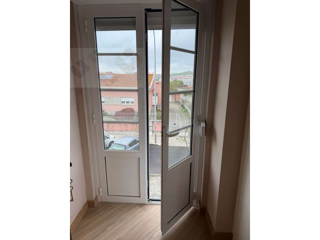 Ótimo T2 - Amadora centro (igreja)-20