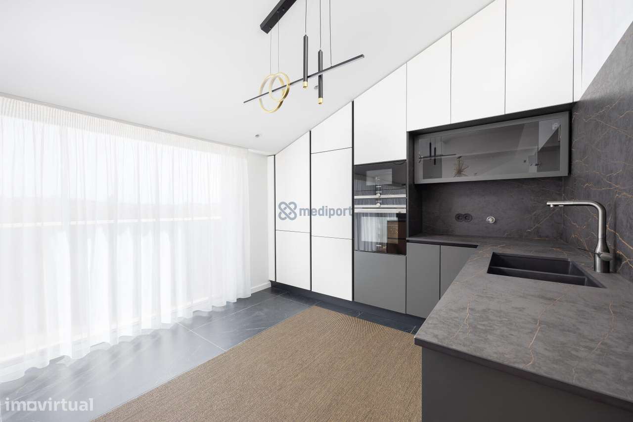 APARTAMENTO T3 JUNTO AO CASTELO LEIRIA - FACÇÃO E-30