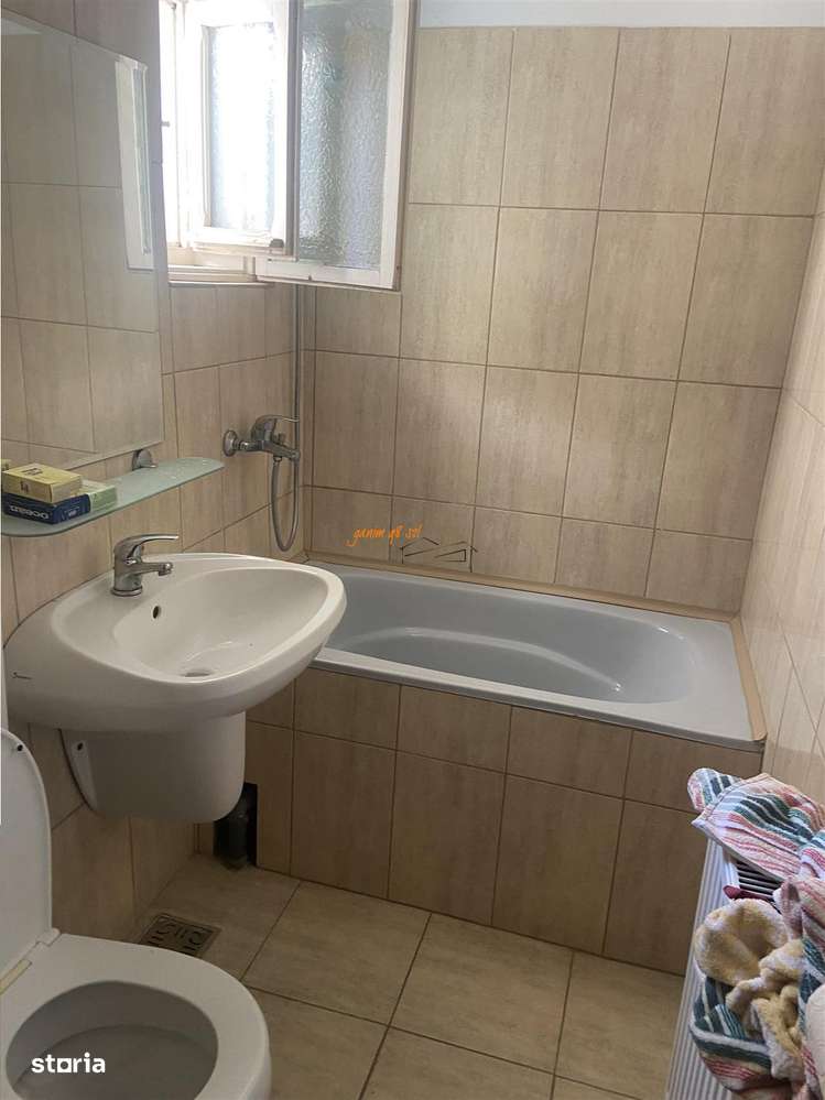 Apartament 4 camere , zona cartier Sud , et 1 , 60 mp , liber-9