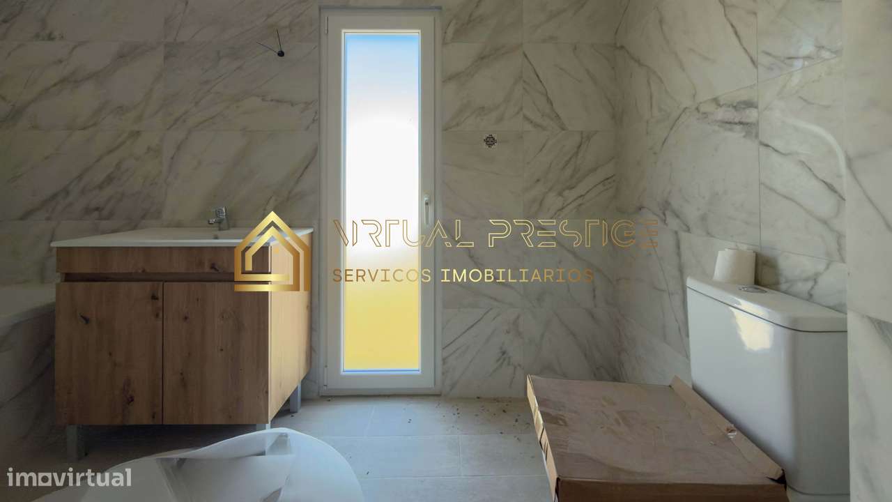 Moradia T4 triplex de gaveto | 2 suítes c/ closet | lareira | Fernã...-18