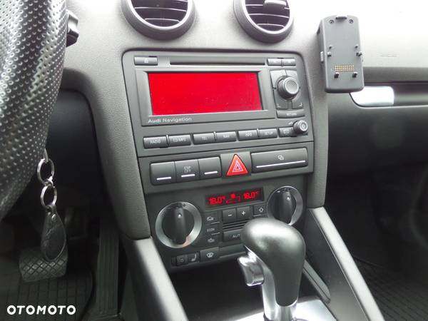 Audi A3 1.8 TFSI Ambiente S tronic - 22