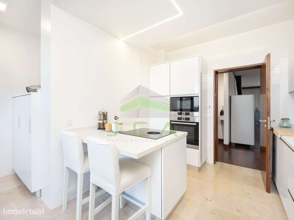 Excelente apartamento T4 com terraço e piscina-9