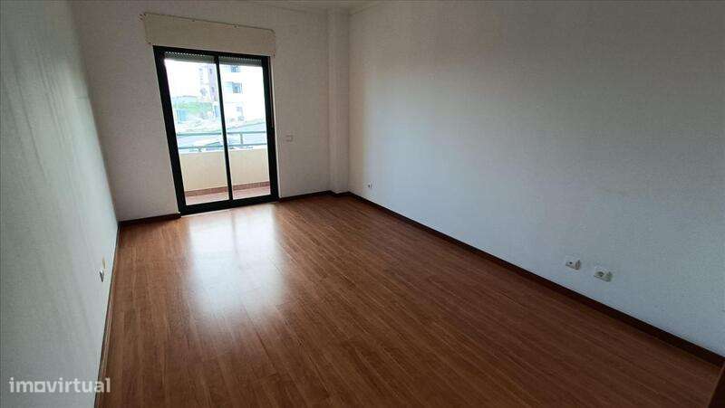 IMÓVEL ARRENDADO ATÉ FEVEREIRO 2026  Apartamento T3-11