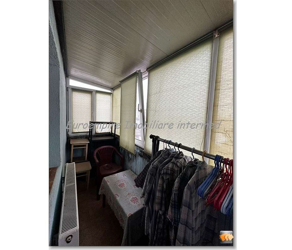 Apartament 2 camere decomandate zona Poarta 6-3