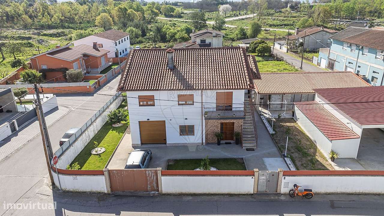 Moradia T4 para venda-8