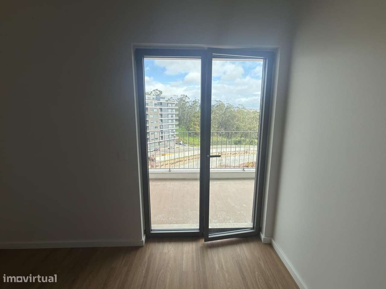 Apartamento T4 com jardim, Loures-9