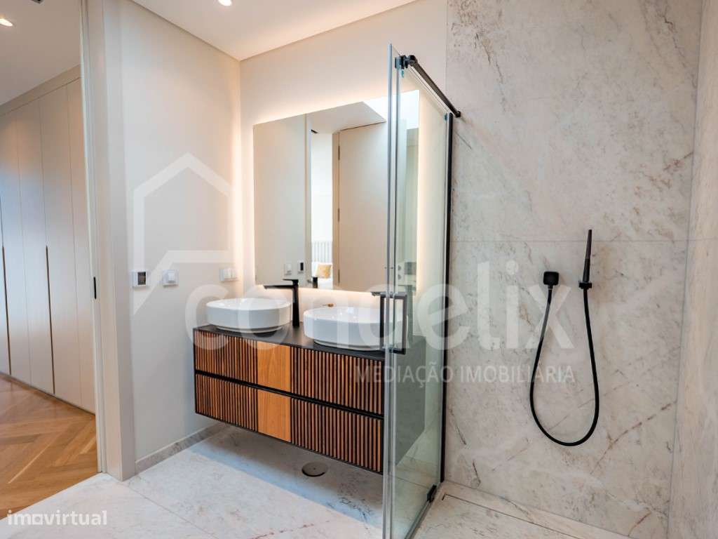 Moradia T5+1 nova com piscina em condomínio fechado de luxo no Estoril-35