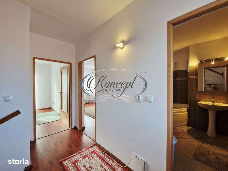 Casa moderna cu mansarda si curte comuna in zona Campului-9