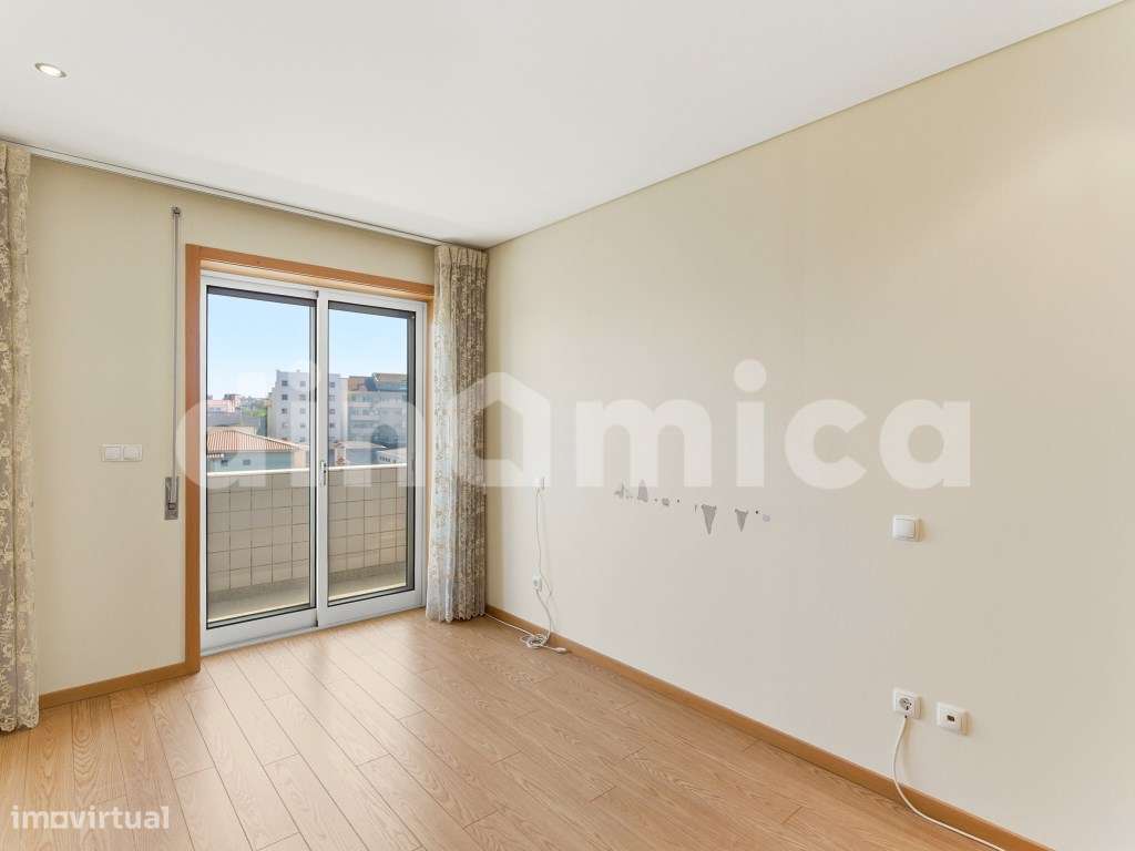 Oportunidade! T2 Póvoa de Varzim a 300m da praia !!-10