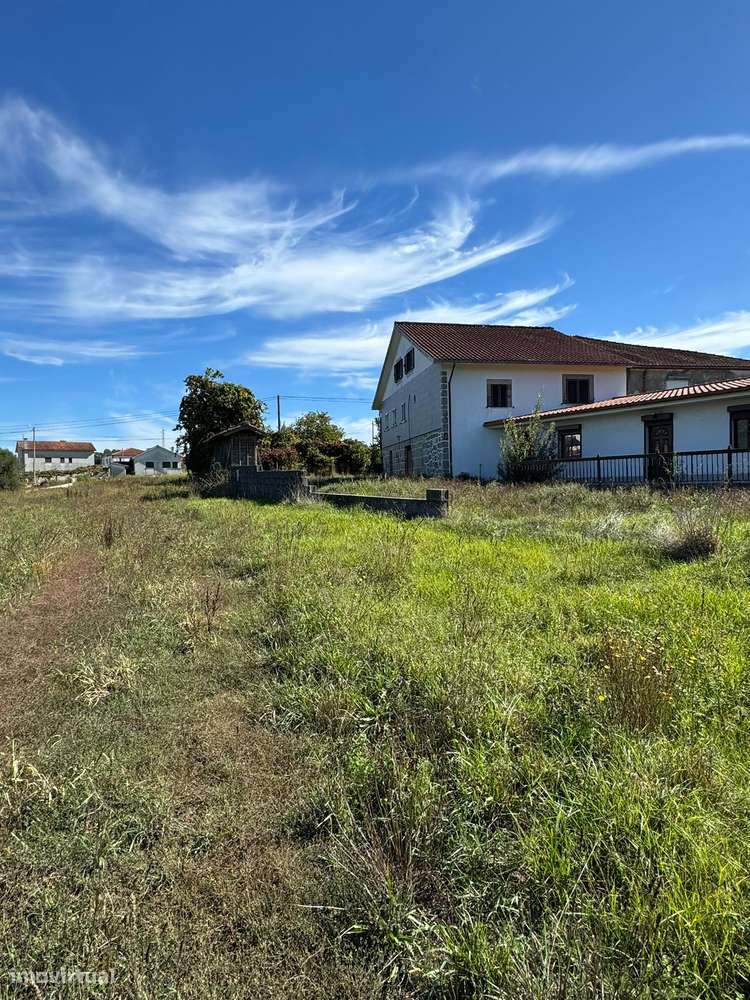 Moradia T5 em Beiral do Lima com terreno-20
