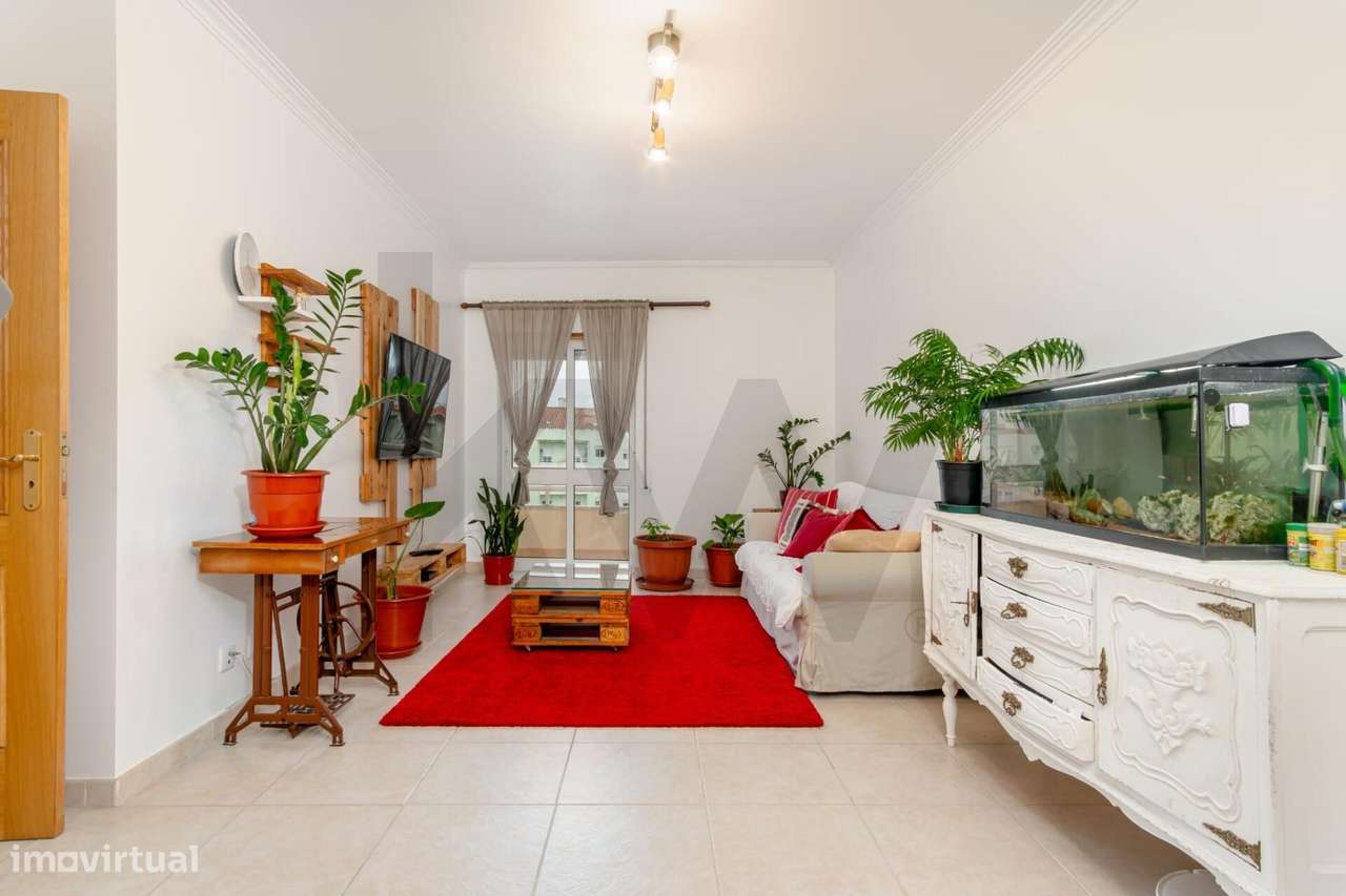 Apartamento T2 com elevador, varandas, arrecadação e Vista Fantástica-5