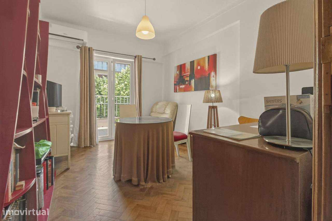 Apartamento T5 luminoso na Av. da Liberdade | Fundão-15