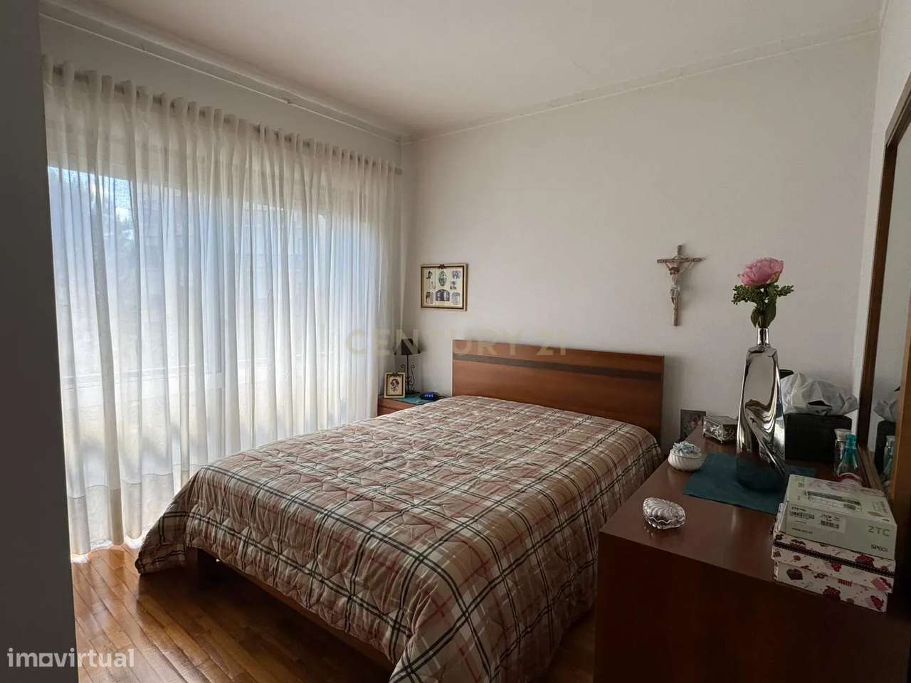 APARTAMENTO T4 DUPLEX NA PRAÇA PEDRA VERDE - ALDOAR-20