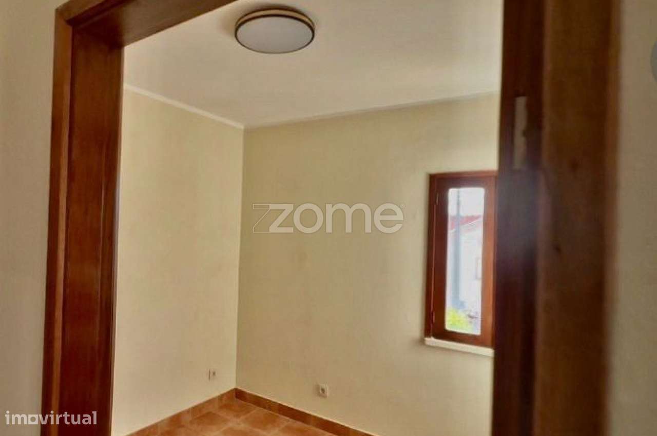 MORADIA T2 TOTALMENTE RENOVADA-5