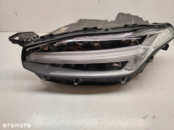 LAMPA LEWA PRZEDNIA VOLVO XC90 II LIFT MID LED 31656994 - 2