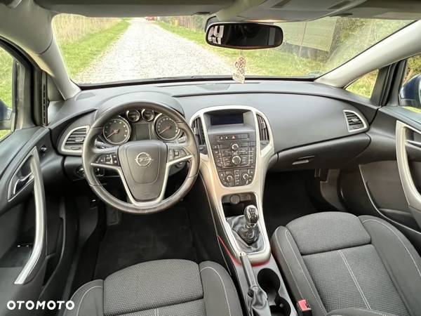 Opel Astra 1.4 ECOFLEX Cosmo - 11