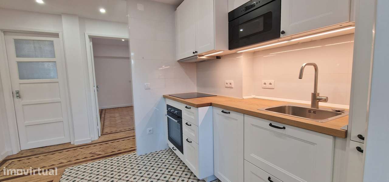 T2 na Ajuda, Elegância Moderna no Coração de Lisboa - Grande imagem: 3/13