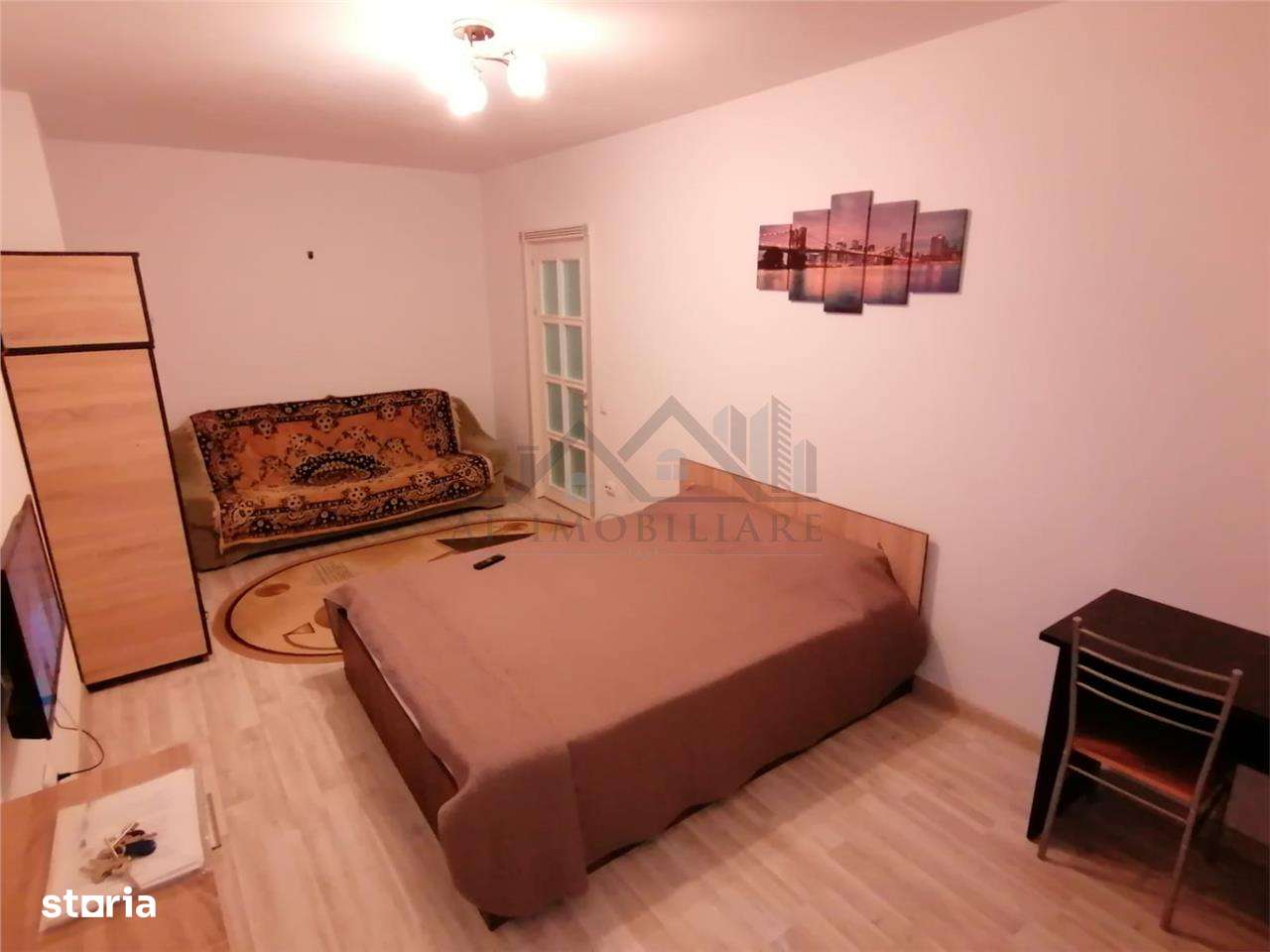 Apartament 3 camere decomandat etajul 2 - Imagine principală: 4/14