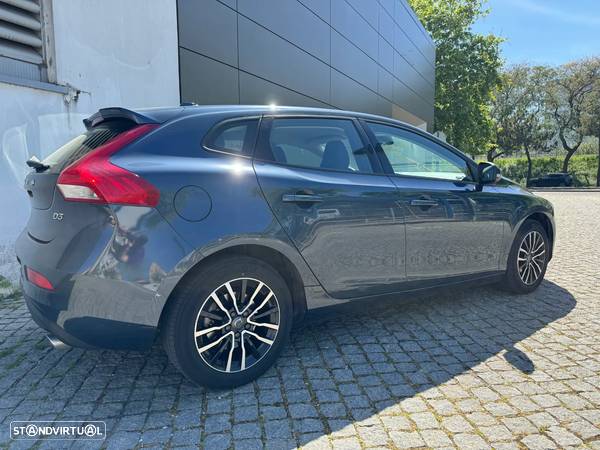 Volvo V40 2.0 D3 Momentum - 5