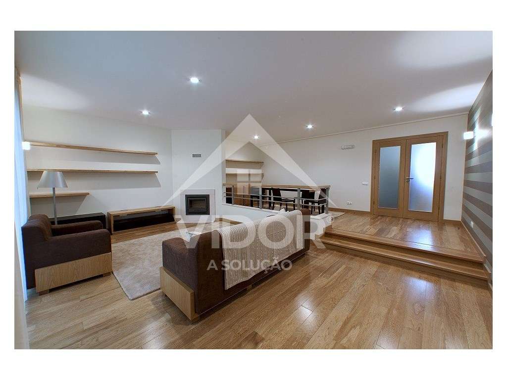 Moradia V4 Luxo - Condomínio Fechado em Faro - perto da praia - Grande imagem: 1/19