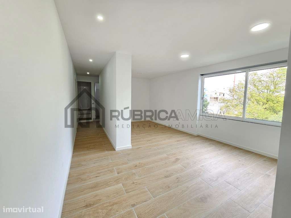 Moradia dúplex recuperada com garagem em Loulé-7