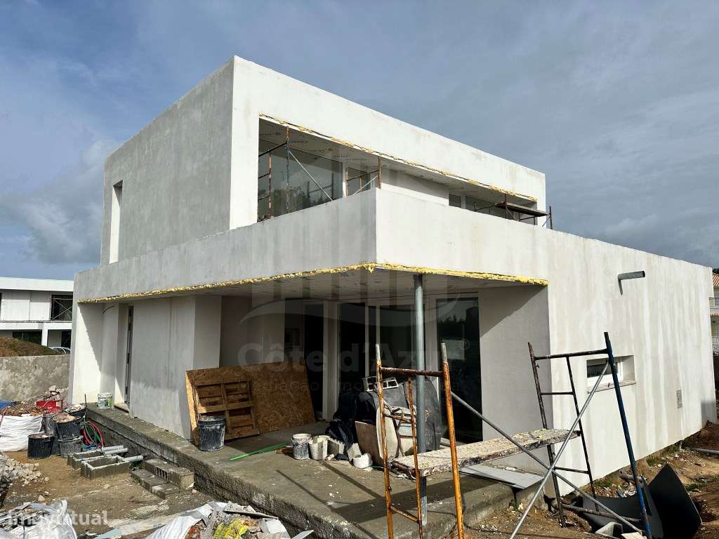 Moradia T3 contemporânea inserida na Herdade da Mesquita - Carrasqu... - Grande imagem: 3/17