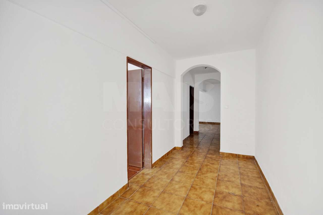 Moradia com 11 Quartos e 3.400 m² de Terreno — Ideal para Turismo, ... - Grande imagem: 2/49