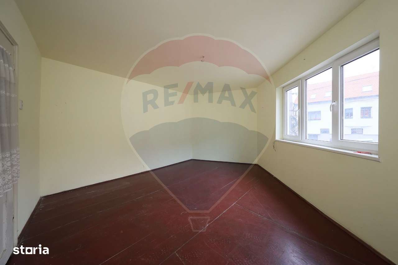 Corp de casă cu 2 studiouri independente, ideal pentru regim hotelier-14