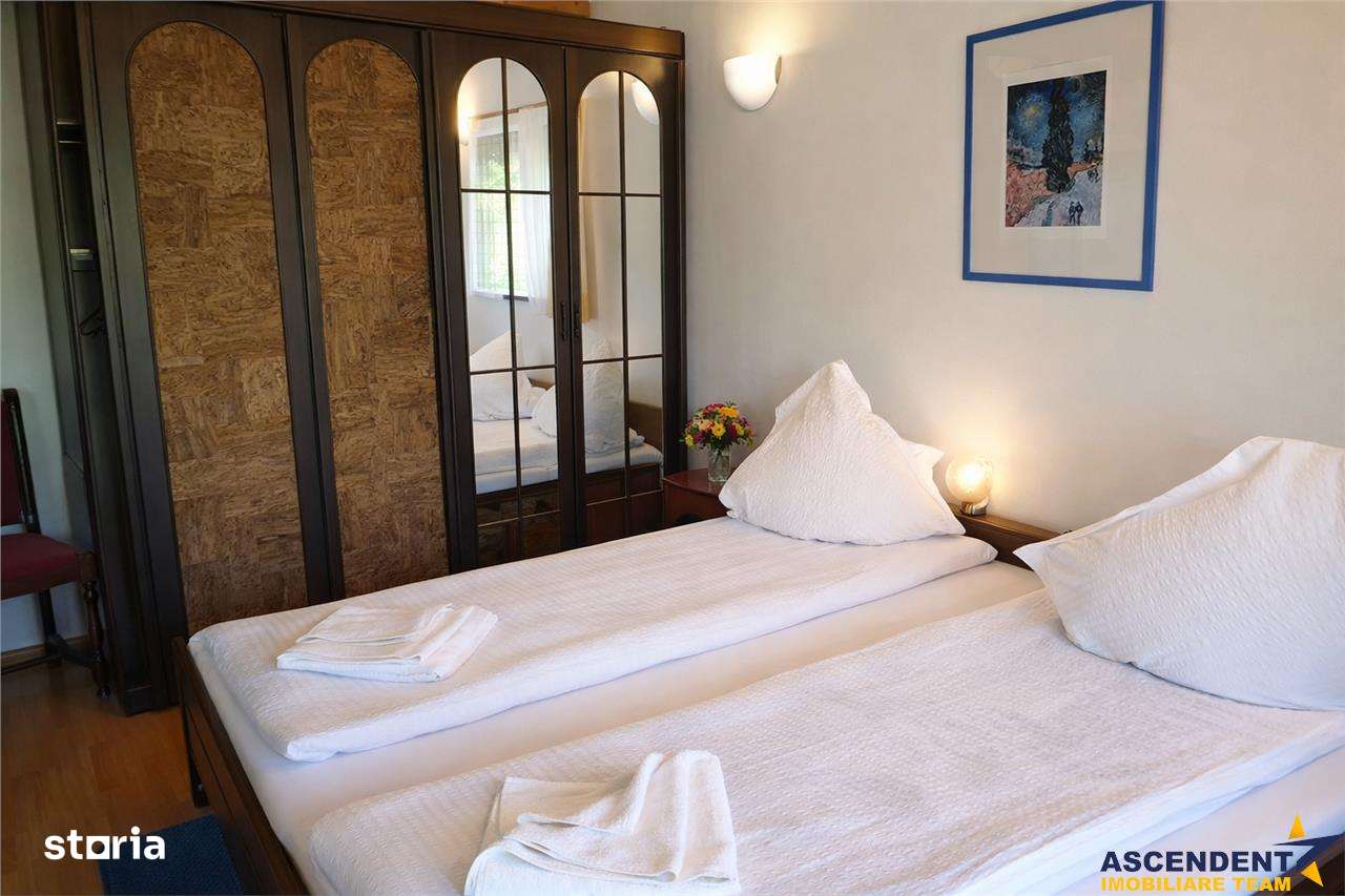 Locatie cu patru anotimpuri intr- o zi, incadrata de 2.350 teren, Bran - Imagine principală: 4/10