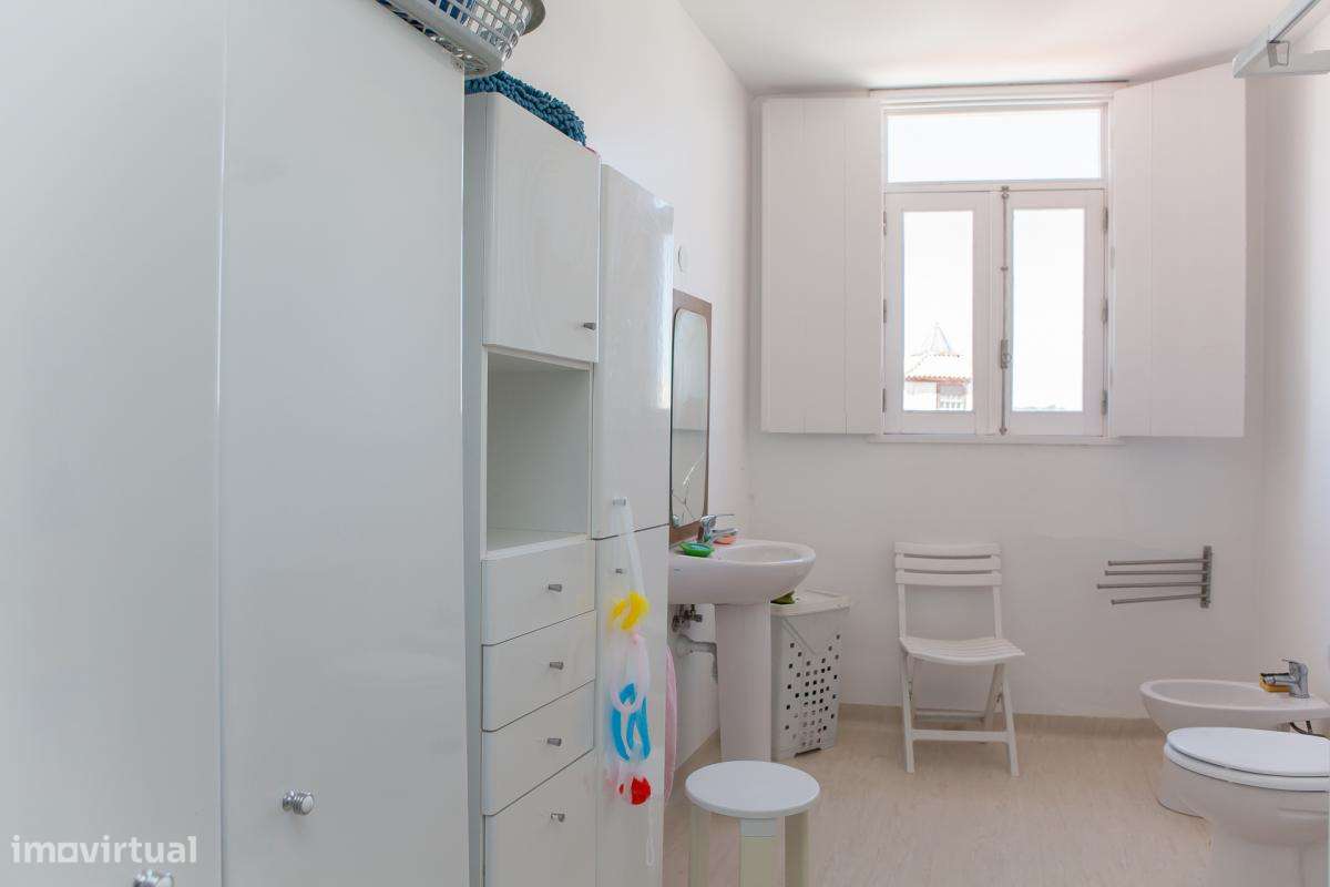 Quarto - localizado em Baixa Coimbra - Grande imagem: 4/12