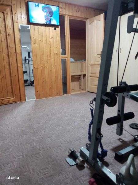 vand casa particulara impreuna cu spatiu comercial - Imagine principală: 5/8