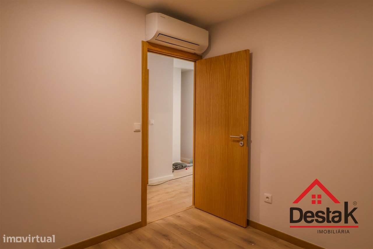 Apartamento T2 remodelado para venda em Viseu-10