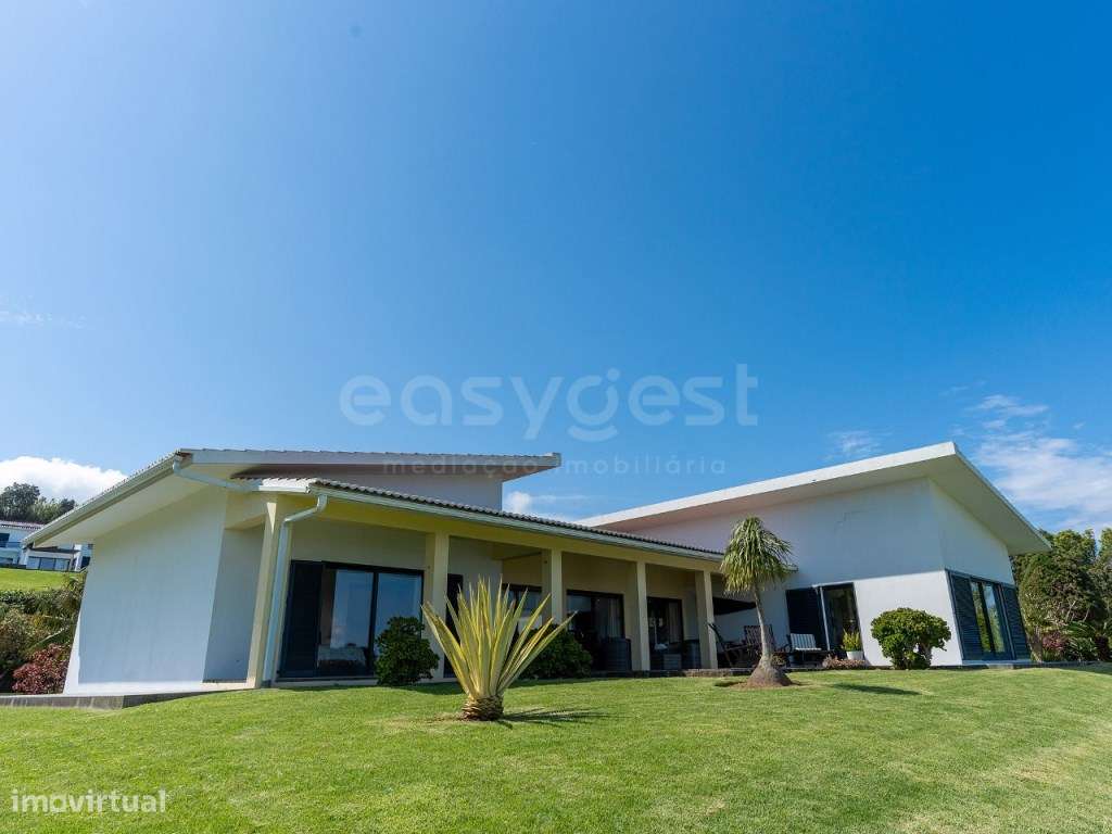 Moradia T3 com Vista Deslumbrante para a Ilha do Pico - Pedro Migue... - Grande imagem: 2/43