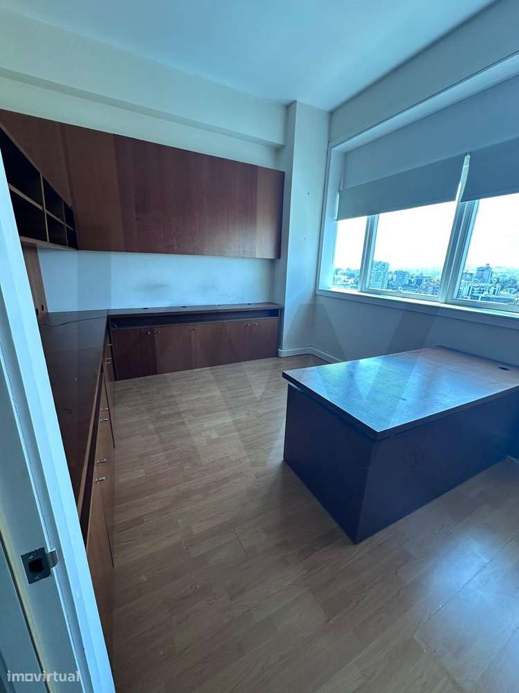 Dois Escritórios e 2 L.Garagem Bom Sucesso - Grande imagem: 4/10