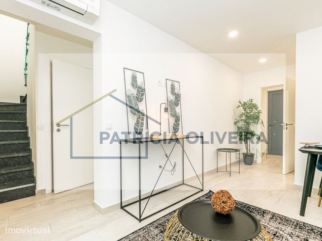 Moradia Duplex a Estrear com duas SUITES , dois TERRAÇOS E estacion...-2