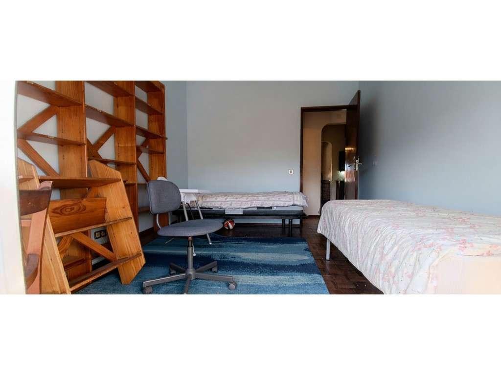 Apartamento T3 convertido em T2 - Paço de Arcos. Comboio.-16