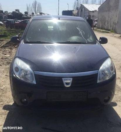 Dezmembrez Dacia Sandero 1.4 Benzina 2010 - 5