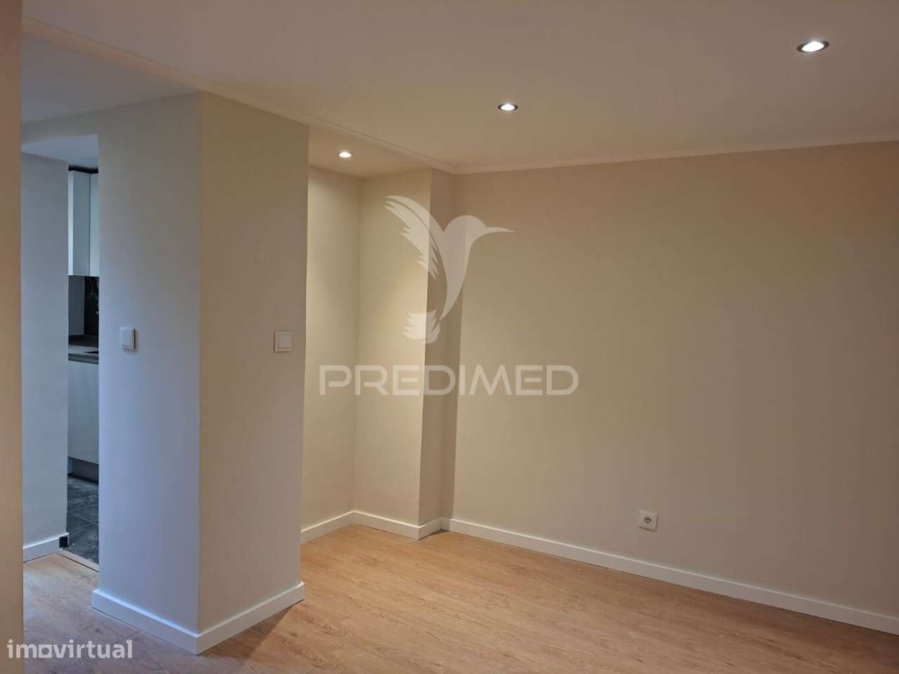 Apartamento T2 com Pátio Privativo exterior. - Grande imagem: 2/27