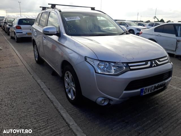 Dezmembrez Mitsubishi Outlander 3 [2012 - 2014] Crossover 5-usi - 2