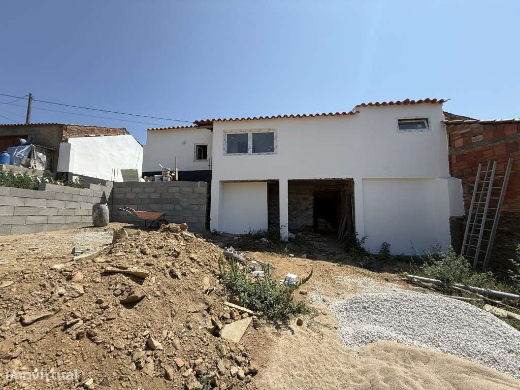 Refúgio D'Olival | Moradia T2+1 Totalmente Remodelada-37