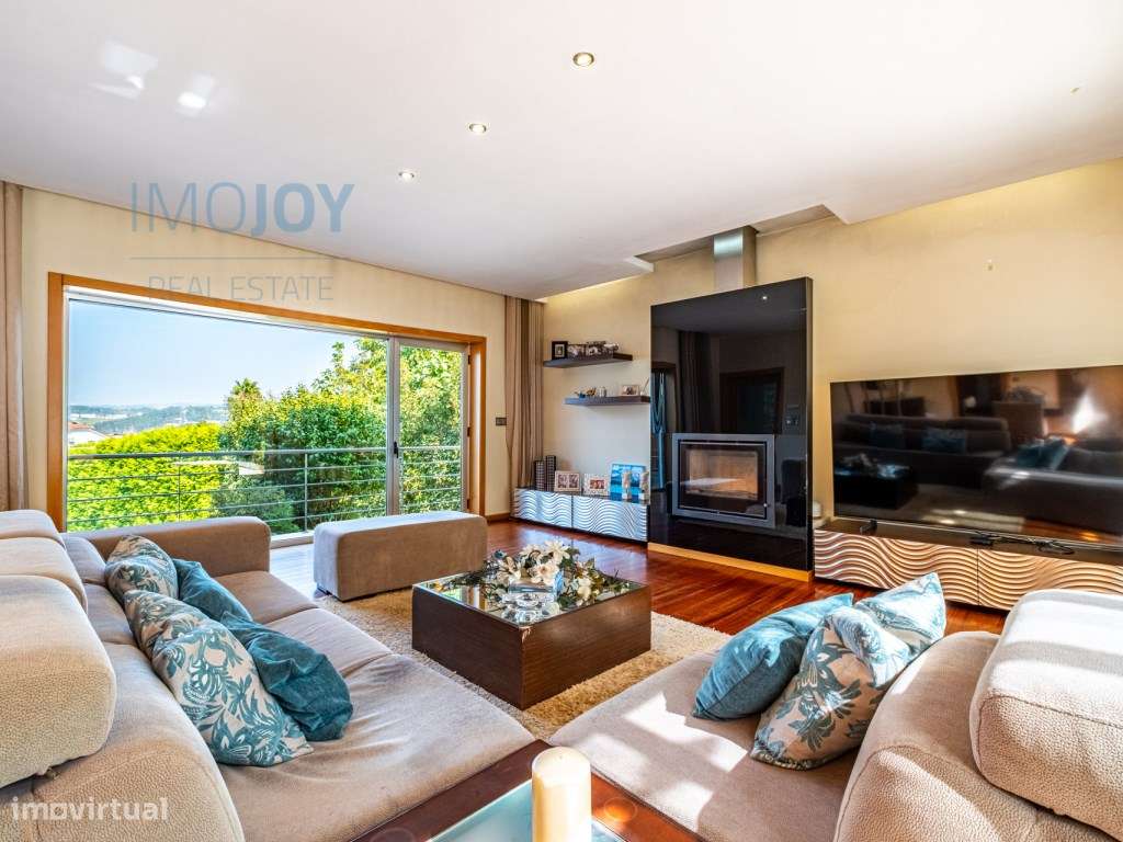 Moradia T5 de Sonho em Paredes com Jardim Piscina e Áreas Amplas - Grande imagem: 4/48