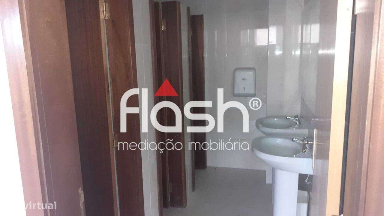 Venda de Espaço de loja/escritórios no Restelo-28