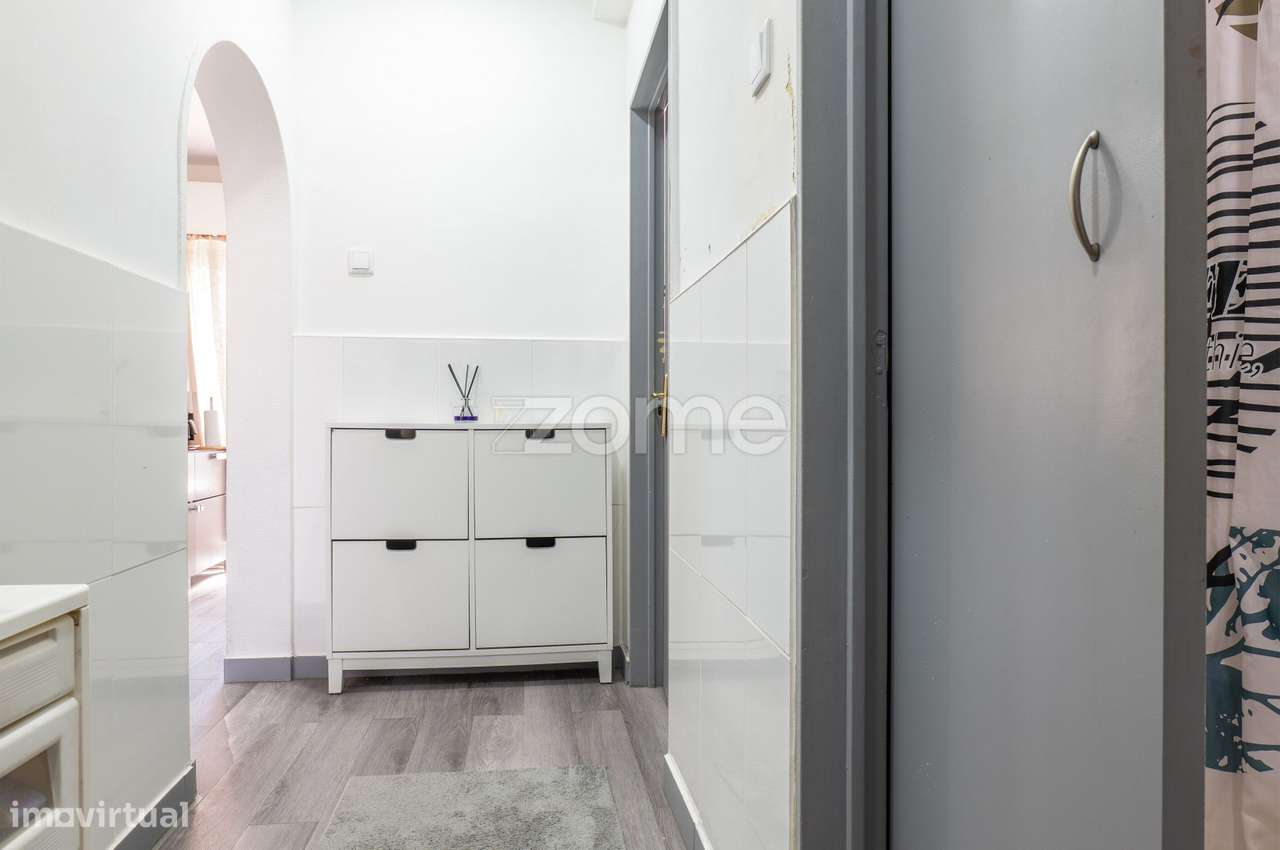 Apartamento T1+1 à venda Monte Abraão-7