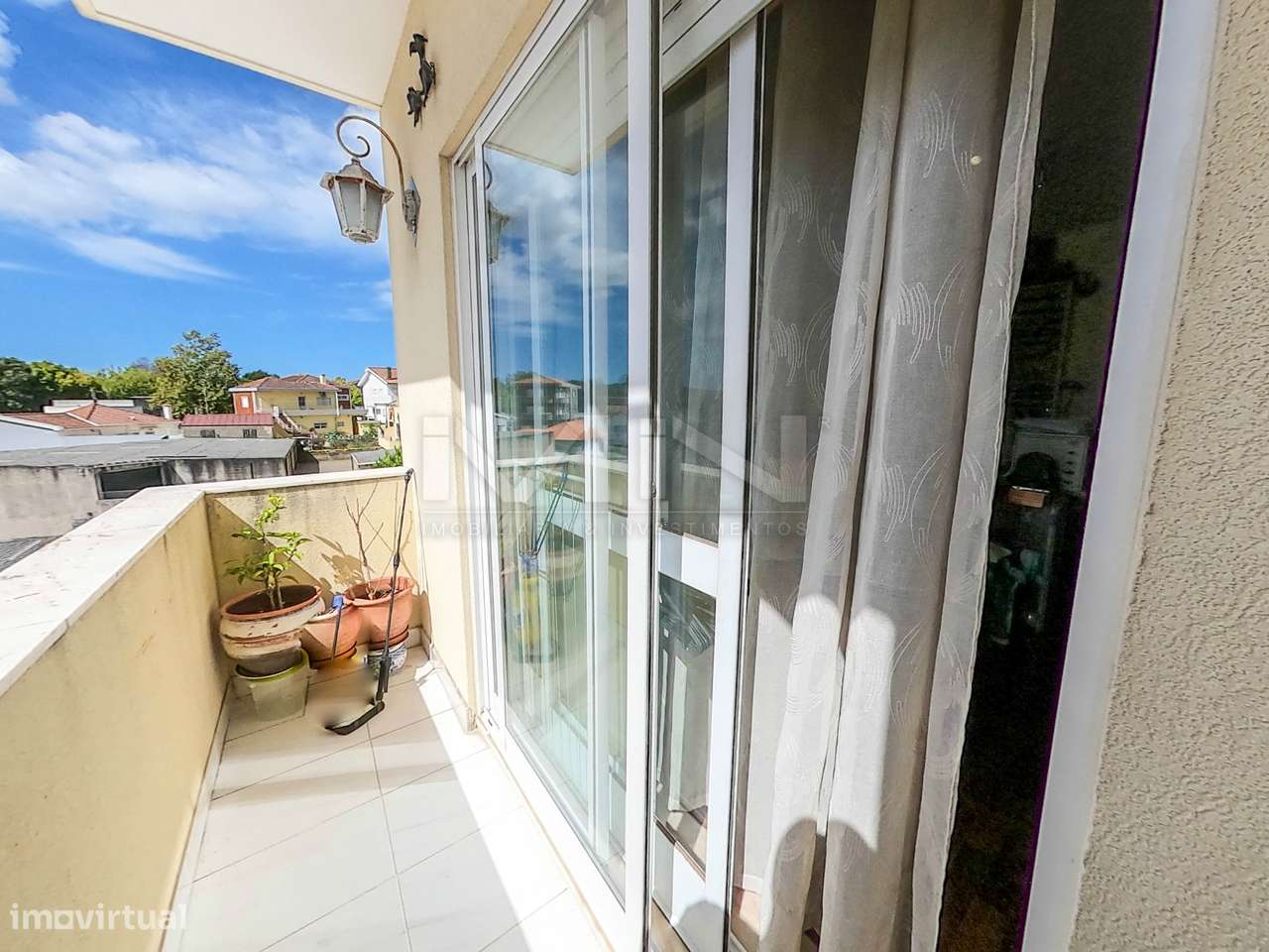 Apartamento T3 c/ Suite e garagem para dois carros-26