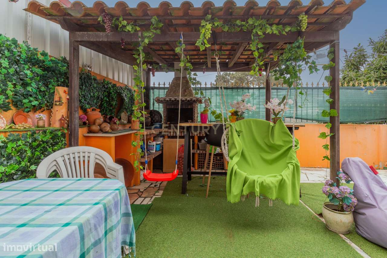 Andar de Moradia com Excelente Espaço Exterior / Terraço com 50 m² e S-16