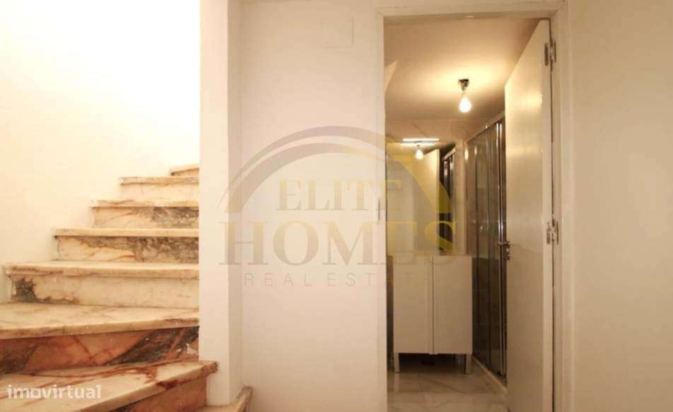 Loja com dois pisos transformada em habitação T3 totalmente remodelada - Grande imagem: 4/20