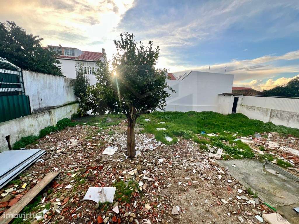 Moradia Totalmente Remodelada, Terraço, Garagem, Lavandaria-6