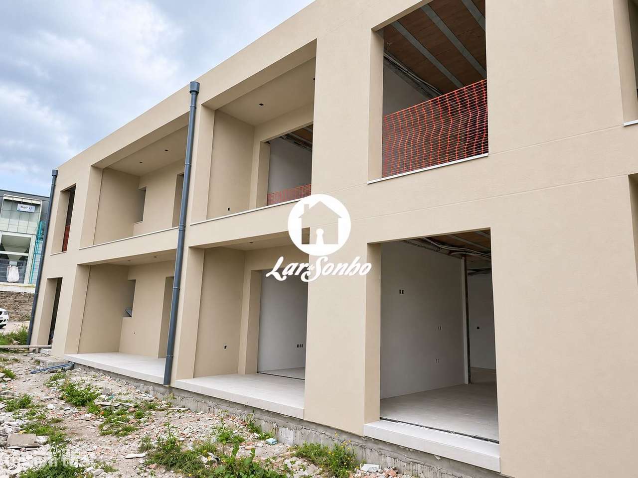 APARTAMENTO T2 EM CONDOMÍNIO-9