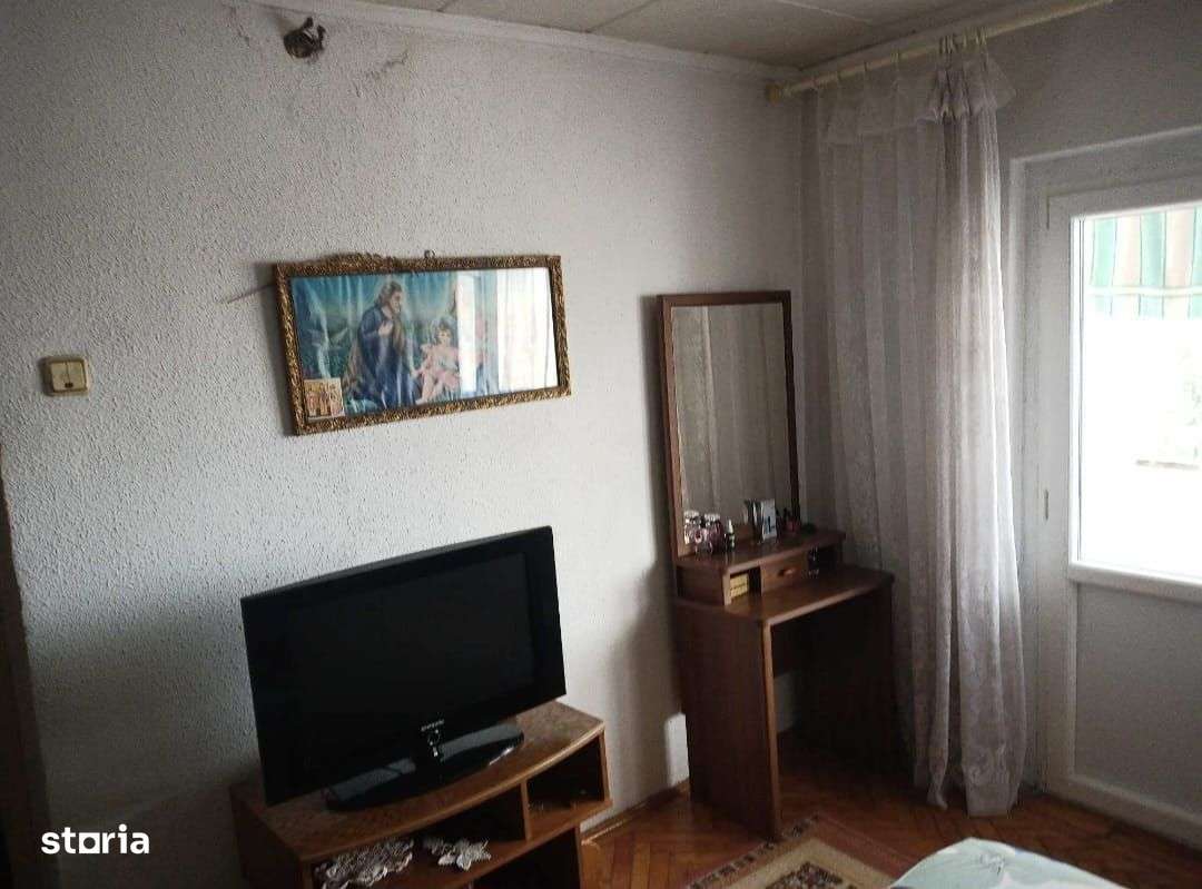 OTOPENI, CENTRAL , APARTAMENT 3 CAMERE - Imagine principală: 3/5