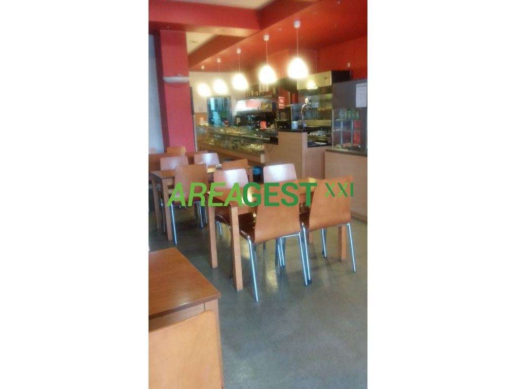 Loja para venda com rendimento, em Benfica, Lisboa - Grande imagem: 2/12